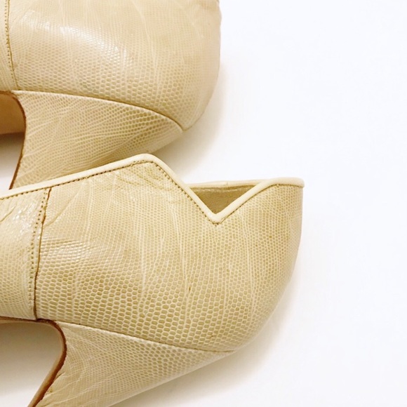 Vintage Manolo Blahnik Pumps - Picture 6 of 6